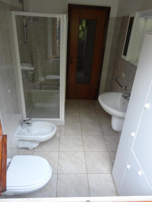 B&B Il Cortile Valmadrera Luaran gambar