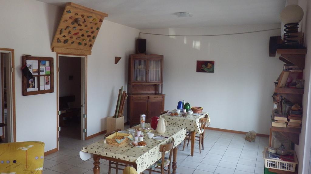 B&B Il Cortile Valmadrera Luaran gambar